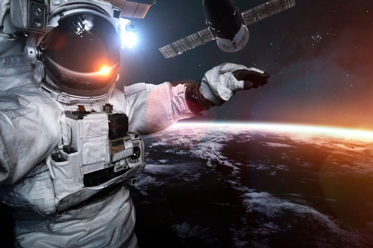 Ilustrasi astronot melakukan spacewalk