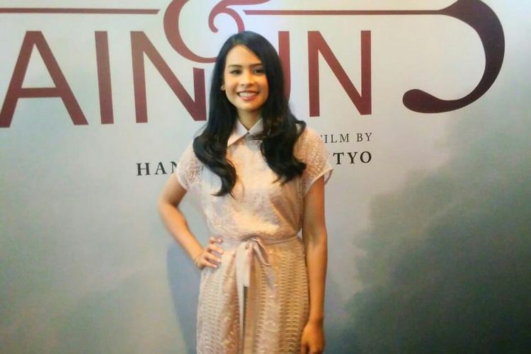 Maudy Ayunda dalam jumpa pers film Habibie & Ainun 3 di MD Place, Setiabudi, Jakarta Selatan, Kamis (4/4/2019).