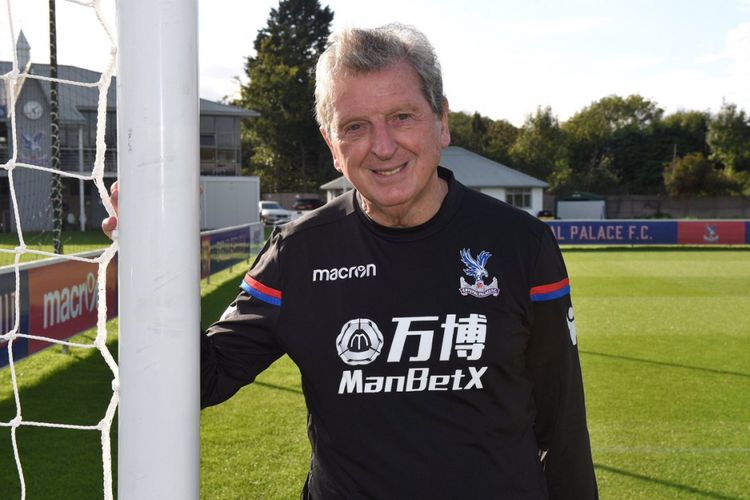 Roy Hodgson resmi melatih Crystal Palace.