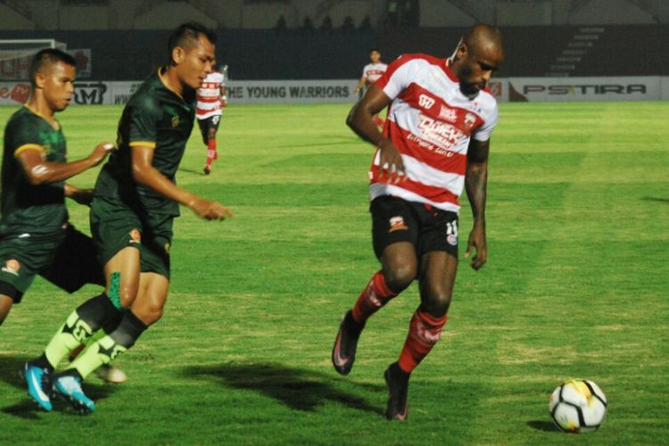 Pelatih Madura United Apresiasi Kerja Keras Pemain meski Kalah Pelatih Madura United Apresiasi Kerja Keras Pemain meski Kalah