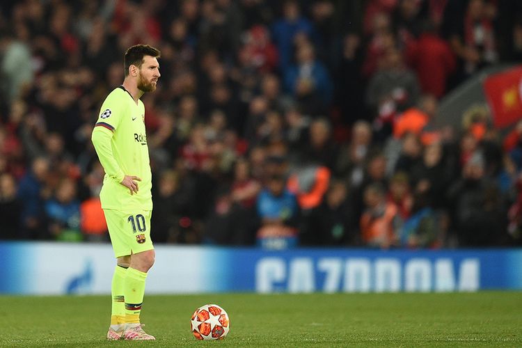 Ekspresi penyerang Barcelona Lionel Messi setelah tim lawan, Liverpool, meraih gol keempat pada leg kedua semifinal Liga Champions di Stadion Anfield, Selasa (7/5/2019) atau Rabu dini hari Wib. Liverpool menang besar atas Barcelona dengan skor 4-0 dan membuat The Reds berhak lolos ke final dengan keunggulan agregat 4-3.