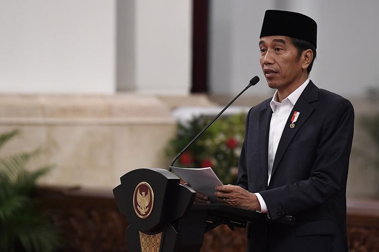 Presiden Joko Widodo menyampaikan sambutan dalam peringatan Nuzulul Quran di Istana Negara, Jakarta, Selasa (21/5/19). Peringatan Nuzulul Quran 1440 Hijriah tersebut menekankan nilai persatuan dalam keberagaman berbangsa dan bernegara.