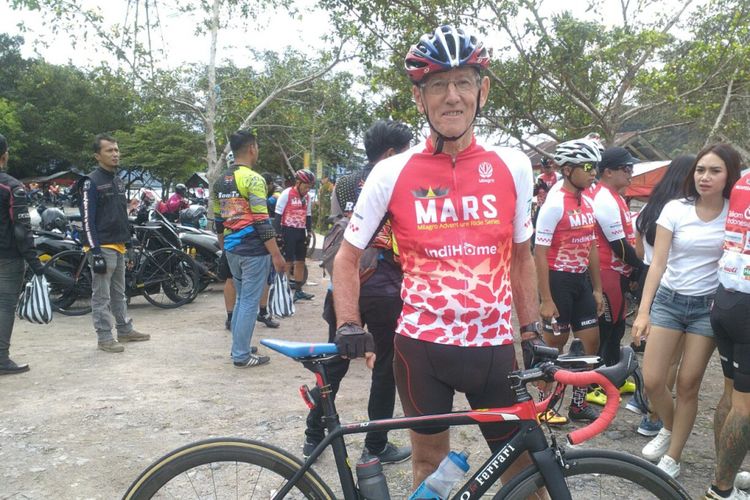 Pesepeda asal Swiss, Roland, ambil bagian dalam ajang MARS (Milagro Adventure Ride Series) yang diselenggarakan di Bukittinggi, Sumatera Barat.