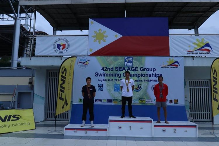 Atlet renang berusia 17 tahun, Farrel Armandio Tangkas berhasil memecahkan rekor nasional yang sudah bertahan tujuh tahun milik perenang senior yang dipersiapkan untuk Asian Games 2018, I Gede Siman Sudartawa.