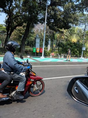 Kondisi terkini trotoar di koridor Jalan Sudirman-Thamrin.