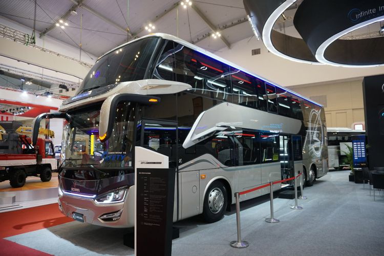 Bus-bus tingkat di GIIAS 2018