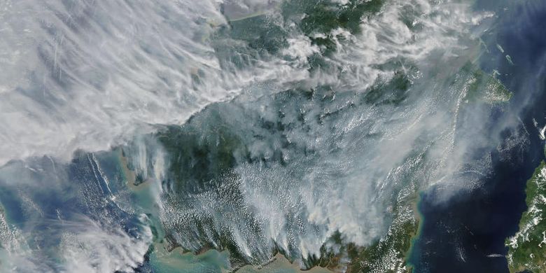 Seperti inilah gambar kebakaran hutan di Kalimantan menurut citra satelit NASA yang diambil pada 15 September 2019.