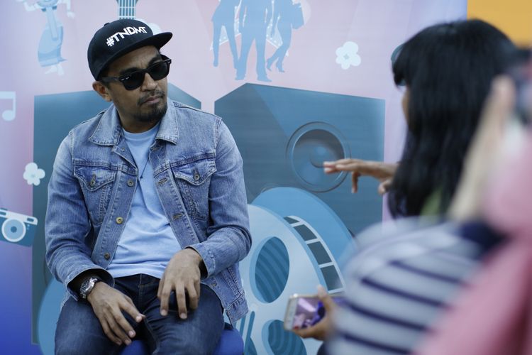 Penyanyi Glenn Fredly saat wawancara di kantor redaksi Kompas.com, Jakarta, Selasa (19/9/2017). Ia tengah mempersiapkan konser bertajuk Tanda Mata Glenn Fredly untuk Slank 30 September 2017 mendatang.