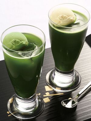 “Green Tea Float” (580 yen per item) / Itohkyuemon-honten/sabo
