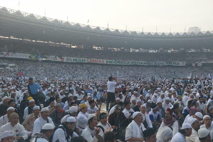 Suasana kampanye akbar Prabowo-Sandiaga di Stadion Gelora Bung Karno, Minggu (7/4/2019).