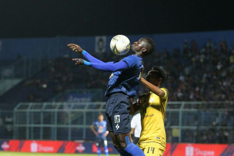 Pertandingan pekan ke-15 Liga 1 2019 antara Arema FC vs Barito yang berlangsung di Stadion Kanjuruhan, Kabupaten Malang, Senin, 19 Agustus 2019.