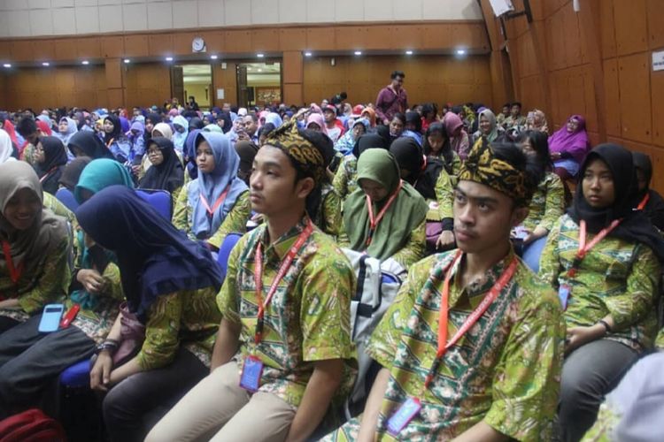 Memperingati Hari Sumpah Pemuda, Kementerian Pendidikan dan Kebudayaan membuka Festival Literasi Sekolah (FSL) 2018 di Gedung Kemendikbud, Jakarta (28/12/2018) dan akan diadakan mulai 28 hingga 31 Oktober 2018.