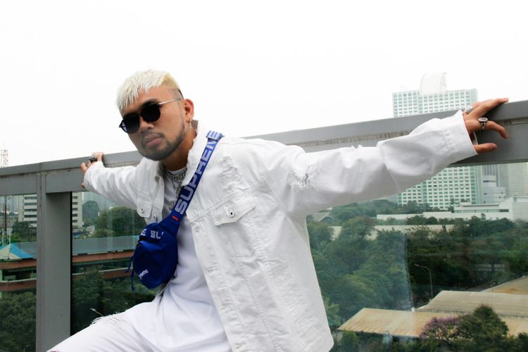 Rapper Roy Ricardo saat berkunjung ke Redaksi Kompas.com di Jalan Palmerah Selatan, Jakarta Pusat, Rabu (19/9/2018).