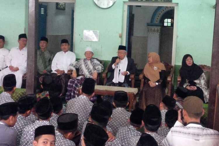Cawapres nomor urut 01, KH Maruf Amin di Ponpes Al Muayyad Mengkuyudan, Kecamatan Laweyan, Solo, Jawa Tengah, Rabu (24/10/2018).