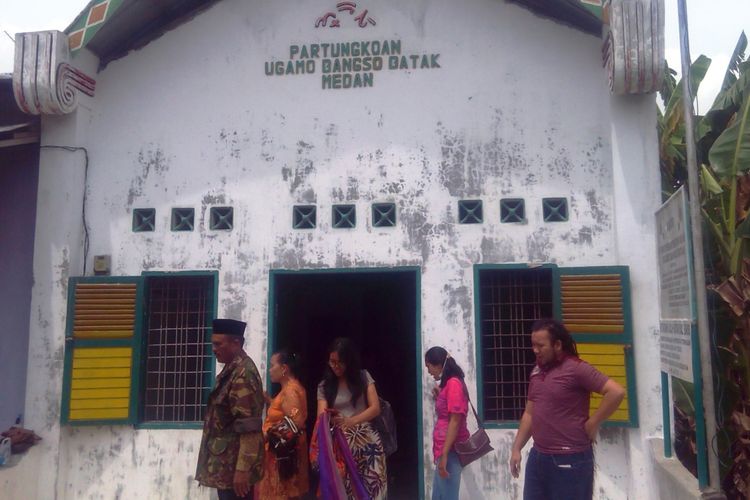Rumah ibadah dan pemeluk agama leluhur Ugamo Bangso Batak di Medan