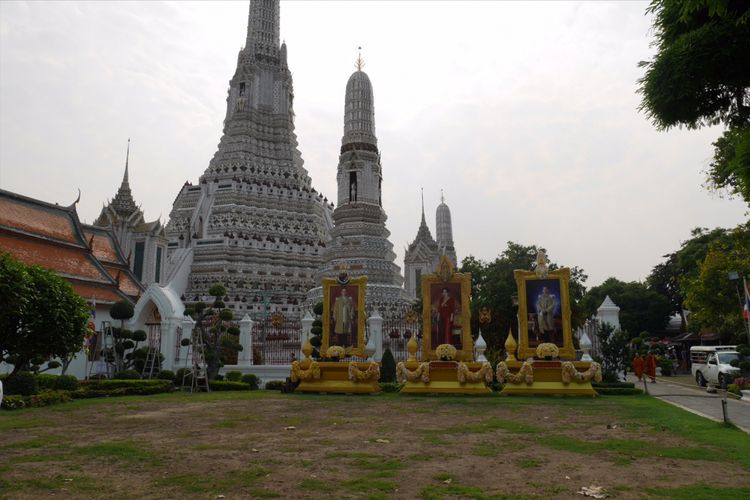 Wat Arun salah satu kuil ikonik di Bangkok, Thailand, Minggu (4/2/2018).