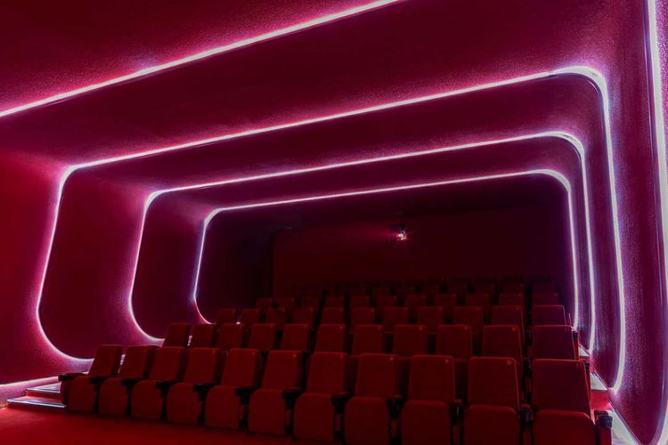 Desain futuristik bioskop SKP