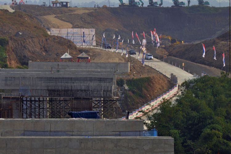 Kondisi tanjakan dan turunan jalur darurat jembatan Kali Kenteng, di Susukan, Kabupaten Semarang, pada hari pertama fungsionaliasi ruas tol Salatiga-Kartasura, Jumat (8/6/2018) siang.