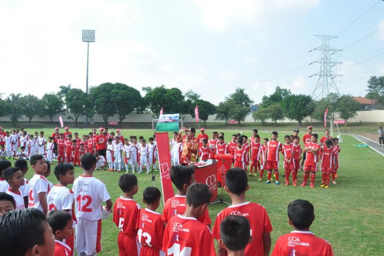Bupati Semarang Mundjirin membuka Coke Kick 2017 di Stadion Pandanaran Wujil, Minggu (23/7/2017) pagi. Coke Kick 2017 diselenggarakan oleh PT Coca-cola Amatil Indonesia (CCAI) Central Java dan Asean Soccer Academy (ASA) Foundation.