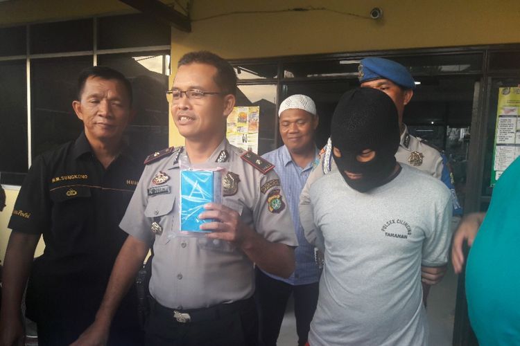 Polisi menangkap CBM, salah satu anggota kelompok kejahatan jalanan Badboy yang biasa beroperasi di Jakarta Utara.