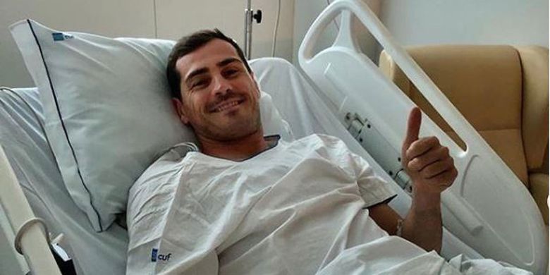 Kiper FC Porto, Iker Casillas usai menjalani operasi mengalami serangan jantung ketika sedang berlatih pada Rabu (1/5/2019). 
