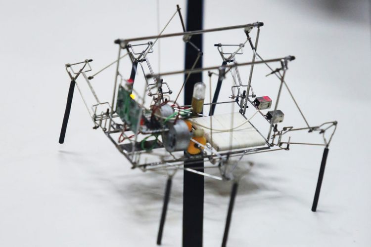 Cara Membuat Robot Sederhana Yang Bisa Terbang Membuat Itu