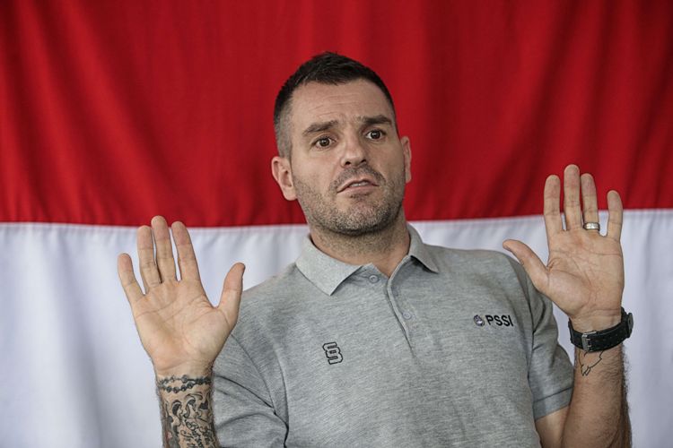 Wawancara pelatih asal Skotlandia, Simon McMenemy, di Kantor PSSI, Jakarta, Kamis (31/1/2019). Simon didapuk menjadi pelatih tim nasional Indonesia, salah satu target yang diberikan PSSI adalah membawa timnas Indonesia menjadi juara di Piala AFF 2020.