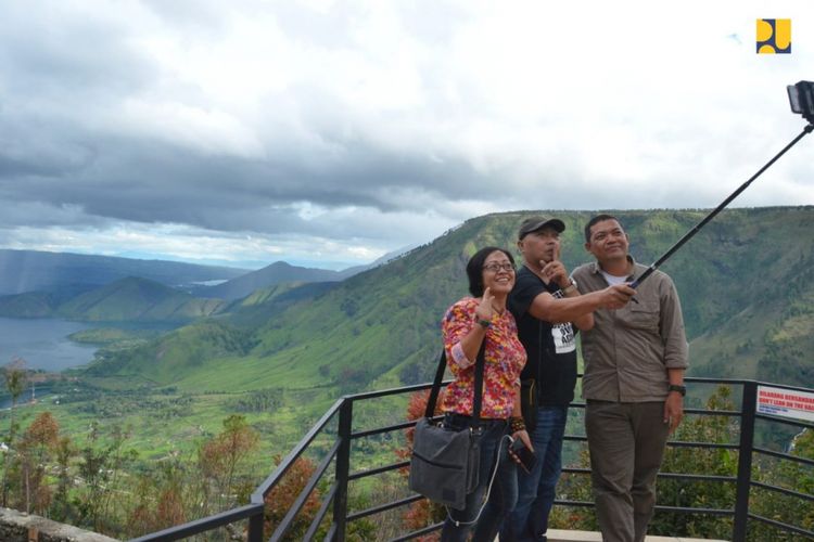 Kawasan Wisata Tele Geopark Danau Toba di Kabupaten Samosir .