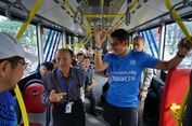 Jumat Pertama, Sandiaga Naik Bus Transjakarta ke Balai Kota