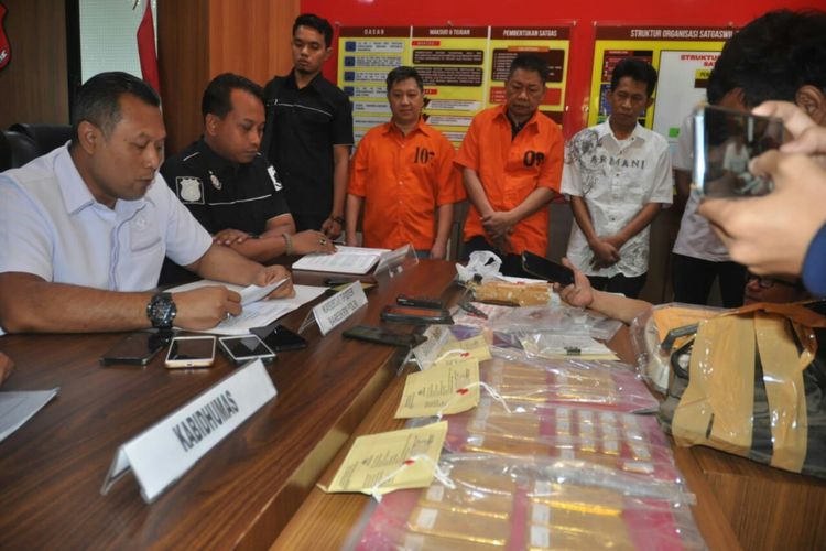 Bareskrim Mabes Polri dan Dit Reskrimsus Polda Sulsel menggelar kasus illegal mining, Kamis (13/9/2018).