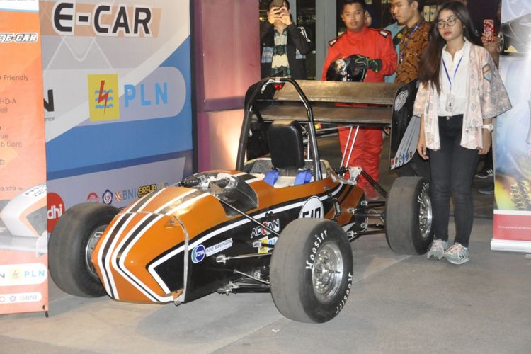 Mobil Carstensz dari Tim ITS Formula Electric yang berlaga di Student Formula Japan 2018