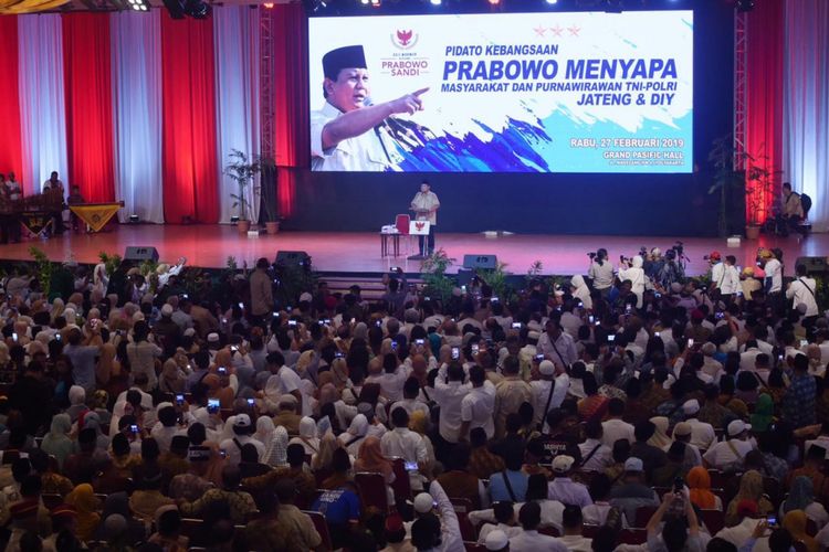 Calon presiden nomor urut 02 Prabowo Subianto menghadiri deklarasi ribuan purnawirawan TNI-Polri di Grand Pasific Hall Yogyakarta, Rabu (27/2/2019).