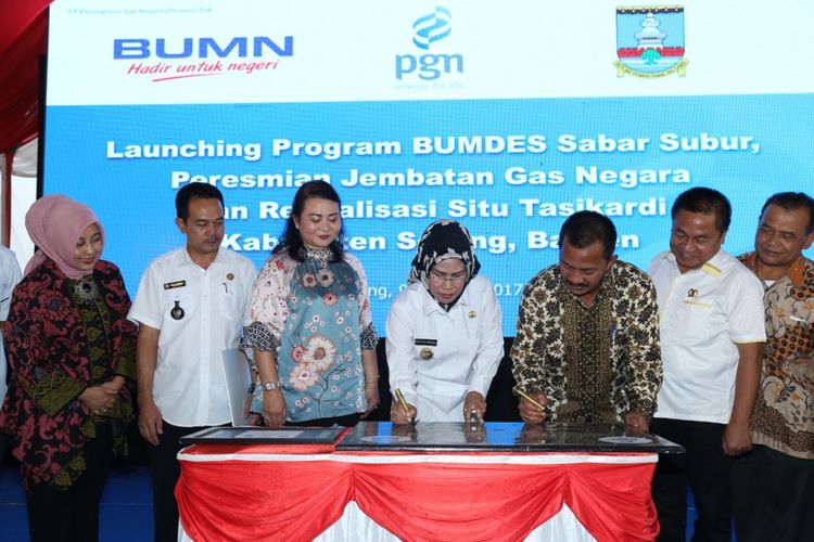  PT Perusahaan Gas Negara (persero) berkomitmen membangun sejumlah infrastruktur desa. Selain itu, PGN mendorong pemberdayaan ekonomi desa dengan kucuran dana pada badan usaha milik desa (BUMDes)