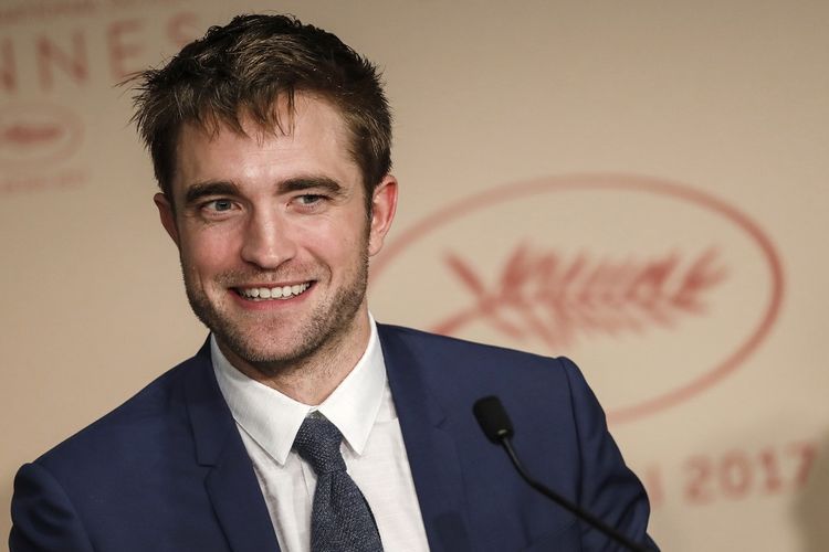 Aktor Inggris Robert Pattinson menghadiri konferensi pers film Good Time di Festival Film Cannes, Perancis, Kamis (25/5/2017).