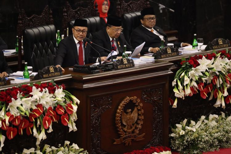 Ketua MPR Zulkifli Hasan memberikan pidato pada sidang tahunan Majelis Permusyawaratan Rakyat Republik Indonesia Tahun 2017di Kompleks Parlemen, Senayan, Jakarta, Rabu (16/8/2017).