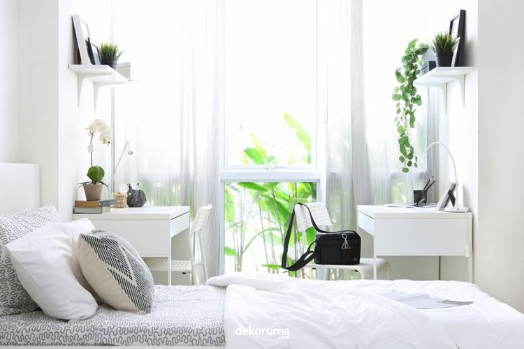 Warna putih pada dekorasi kamar tidur bisa memberikan efek yang menenangkan.