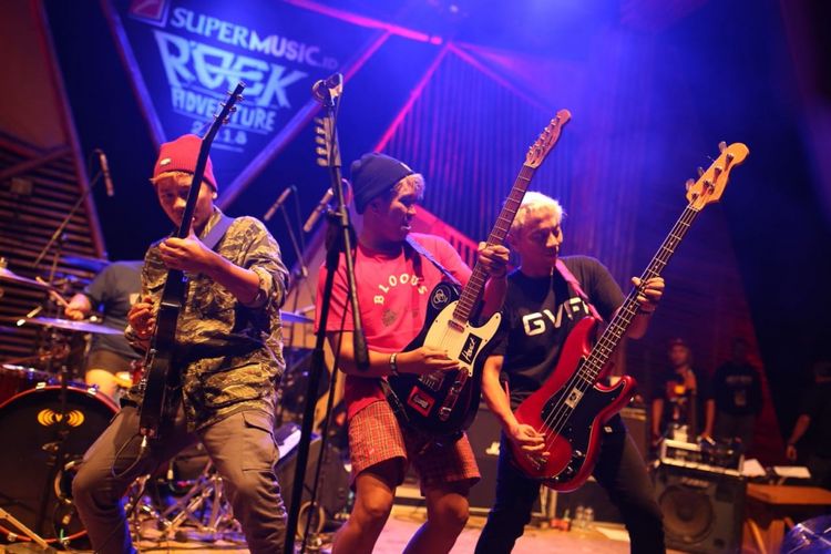 Rocket Rockers tampil di Rockadventure 2018 yang digelar di Tanakita, Sukabumi, Jawa Barat, Sabtu (5/5/2018).