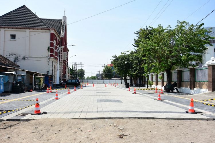 Kementerian Pekerjaan Umum dan Perumahan Rakyat (PUPR) melakukan penataan kawasan Kota Lama Semarang, Jawa Tengah. 