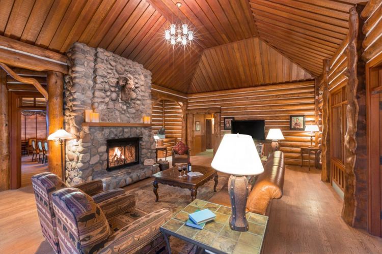Outlook Cabin di Faimont Jasper Park Lodge, Kanada