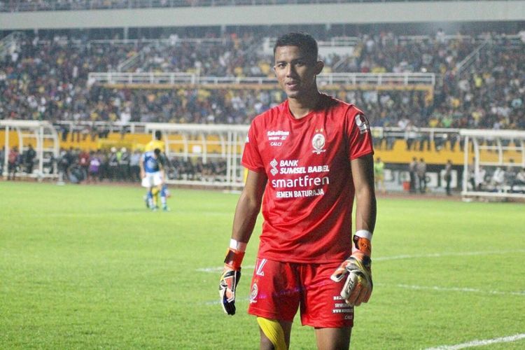 Penjaga gawang Sriwijaya FC, Teja Paku Alam.