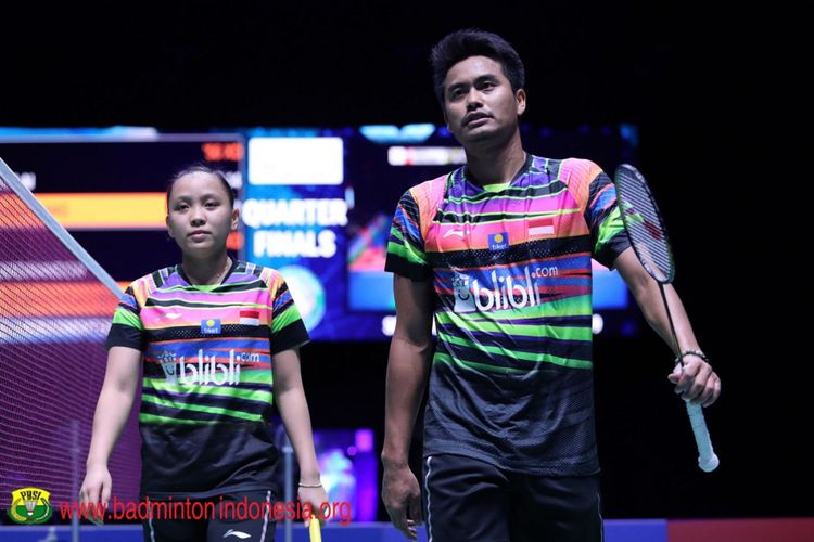 Pasangan ganda campuran Indonesia Tontowi Ahmad/Winny Oktavina Kandow saat tampil di All England 2019, 8 Maret 2019. 
