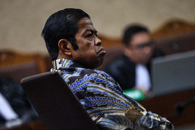 Terdakwa kasus dugaan suap proyek PLTU Riau-1 Idrus Marham menjalani sidang putusan di Pengadilan Tipikor, Jakarta Pusat, Selasa (23/4/2019). ANTARA FOTO/Sigid Kurniawan/hp.