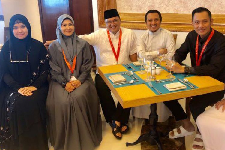 Gubernur Kepulauan Bangka Belitung Erzaldi Rosman, Ustadz Yusuf Mansur dan Agus Harimurti Yudhoyono seusai melaksanakan wukuf di Padang Arafah, Arab Saudi.