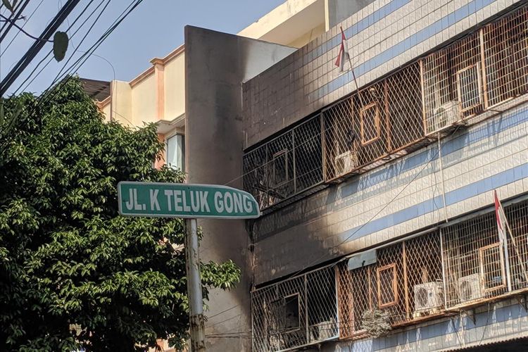 Kebakaran yang menewaskam sekeluarga di Teluk Gong, Pejegalan, Penjaringan, Jakarta Utara, Senin (5/8/2019)(JIMMY RAMADHAN AZHARI)