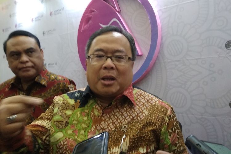 Menteri Perencanaan dan Pembangunan Nasional/Kepala Bappenas, Bambang Brodjonegoro berkilah saat pemindahan ibu kota baru dianggap ilegal, di Jakarta, Kamis (29/8/2019).