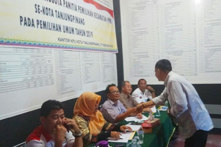 Salah satu PPK Usai mengikuti evaluasi dan kuisioner yang dilakukan KPU Kota Tanjungpinang