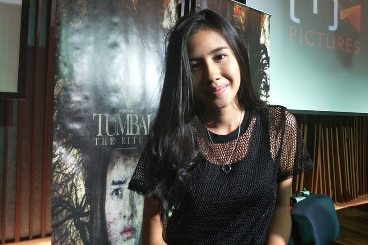 Shenina Cinnamon saat ditemui pada jumpa pers peluncuran poster dan trailer film Tumbal The Ritual di kawasan SCBD, Senayan, Jakarta Selatan, Selasa (12/6/2018).