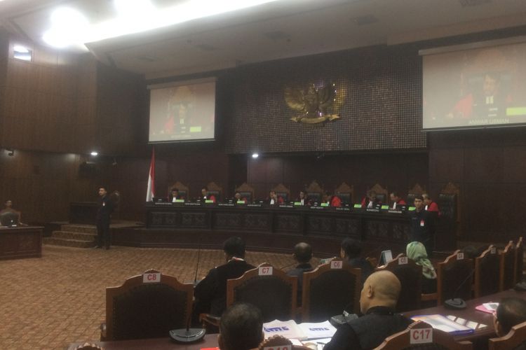 Sidang dismissal perkara hasil Pilkada Dairi, di ruang sidang utama Mahkamah Konstitusi, Jakarta, Kamis (9/8/2018).