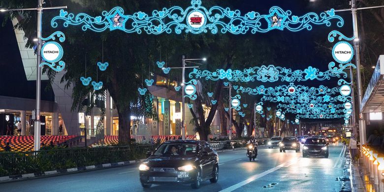 Dekorasi Mickey Mouse gemerlapan di Orchard Road, Singapura menyambut Natal 2018.