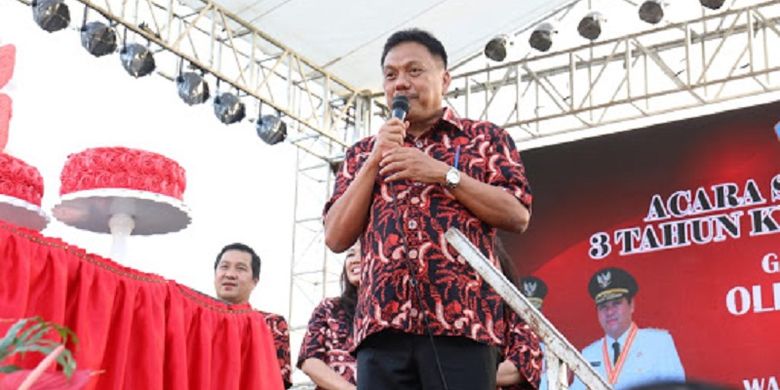 Gubernur Sulut memberikan kata sambutan saat perayaan tiga tahun menjabat